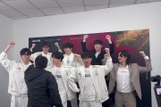 iG分享队伍赛后大合照花絮:我带着会动的合照又来了 iG分享队伍赛后大合照花絮:我带着会动的合照又来了